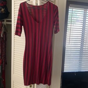 Super comfy lounge around dress. Casual or dressy if u add some accents.